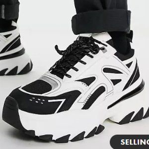 DESIGN chunky sneakers with monochrome and metallic paneling